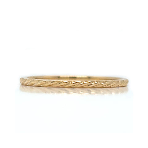14K Yellow Gold Patterned Band