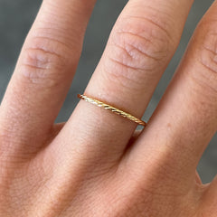 14K Yellow Gold Patterned Band