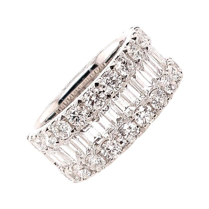 14K White Gold Baguette Cut and Round Diamond Ring